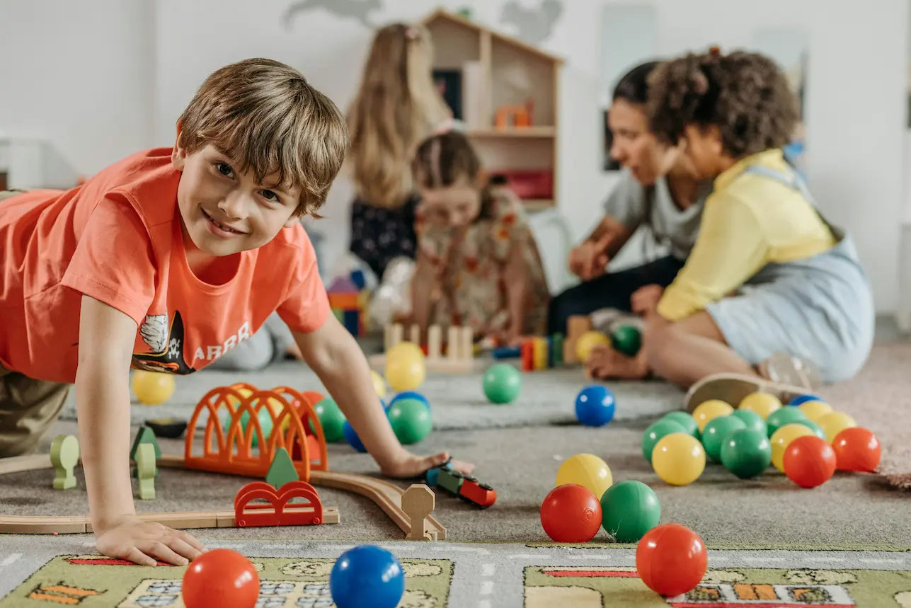 5 Beneficii ale Educației Montessori pentru copilul tau